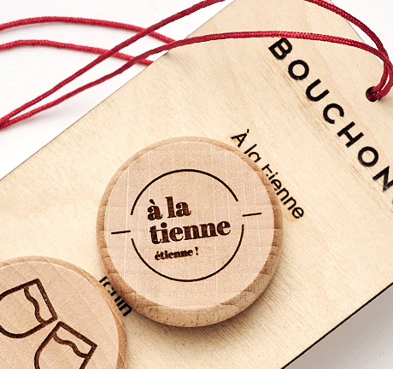 Bouchon à la tienne étienne caché dans un oeuf