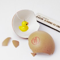 Le canard jaune - collier caché dans un oeuf l'Eggstra